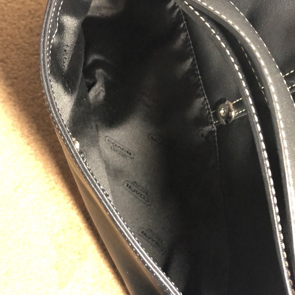 Coach leather shoulder bag with adjustable strap - Picture 3 of 8